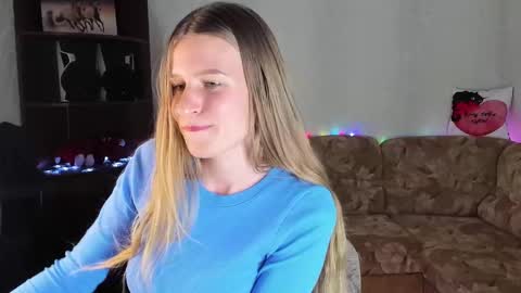 luna_evan online show from 12/09/24, 03:54