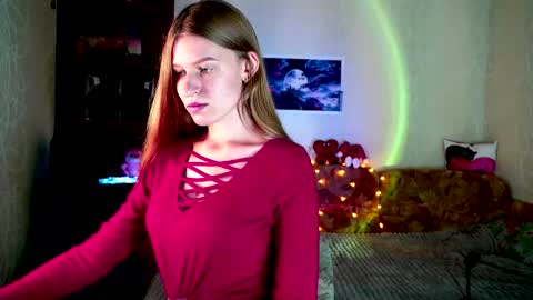 luna_evan online show from 10/27/25, 09:57