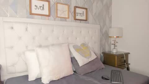 luna forever7 online show from 03/27/26, 08:08