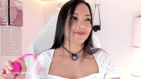 Snapshot of luna_garcia8 chatting on 06/09/26, 05:57 online show from 06/09/26, 05:57
