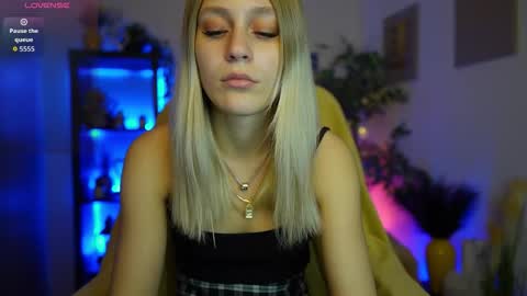 luna_grace18 online show from 03/30/26, 01:45