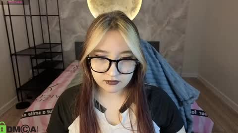 Snapshot of luna_host chatting on 04/03/26, 01:25 Luna Host online show from 04/03/26, 01:25