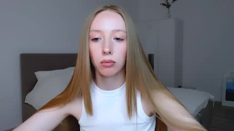 Snapshot of luna_insanity chatting on 12/25/24, 07:13 Luna online show from 12/25/24, 07:13