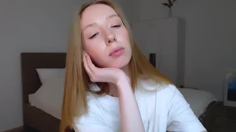 Snapshot of luna_insanity chatting on 01/20/25, 02:32 Luna online show from 01/20/25, 02:32