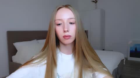 Snapshot of luna_insanity chatting on 01/25/25, 11:11 Luna online show from 01/25/25, 11:11