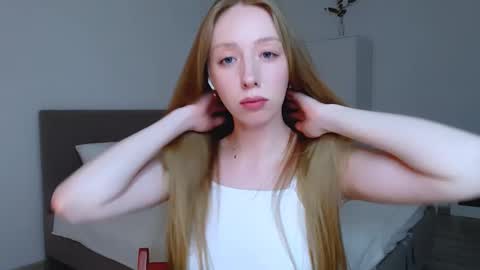 Snapshot of luna_insanity chatting on 02/16/25, 10:54 Luna online show from 02/16/25, 10:54