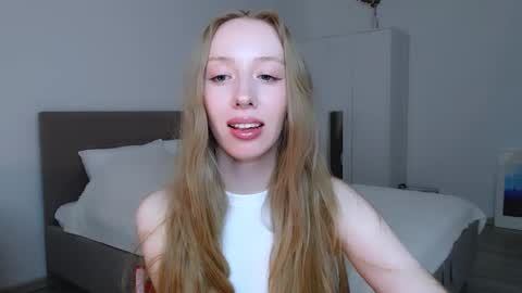 Snapshot of luna_insanity chatting on 03/05/25, 11:27 Luna online show from 03/05/25, 11:27