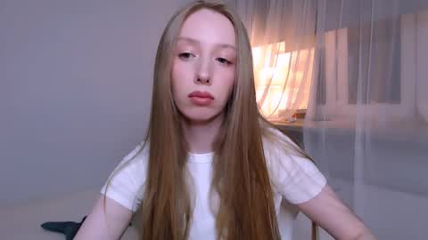 Luna online show from 04/09/26, 10:48