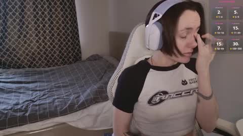 luna_loveeee online show from 04/08/26, 04:56