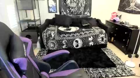 Luna online show from 03/29/26, 10:32