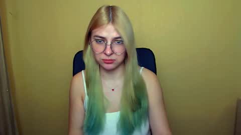 Luna online show from 01/07/25, 11:37