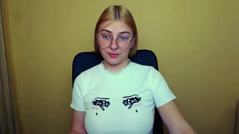 Luna online show from 01/10/25, 11:22