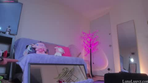 Luna Luuvz online show from 11/05/25, 05:07