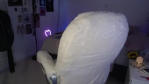 Luna online show from 05/23/26, 09:52