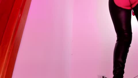 Snapshot of luna_marquez_ chatting on 10/31/25, 11:55 Luna Marquez online show from 10/31/25, 11:55