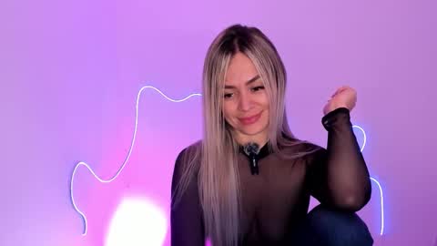 Snapshot of luna_marquez_ chatting on 11/25/25, 11:54 Luna Marquez online show from 11/25/25, 11:54