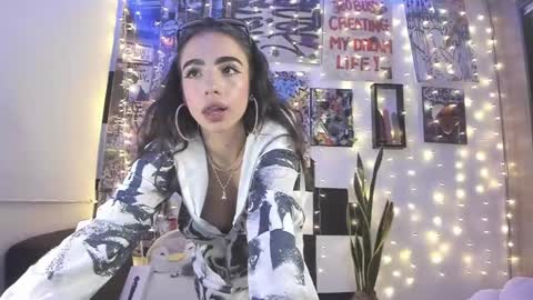 Snapshot of luna_mccoy chatting on 02/17/25, 03:58 LUNA MCCOY online show from 02/17/25, 03:58