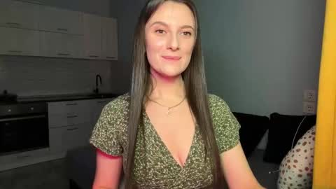 Snapshot of luna_raee chatting on 11/03/25, 02:07 luna_raee online show from 11/03/25, 02:07