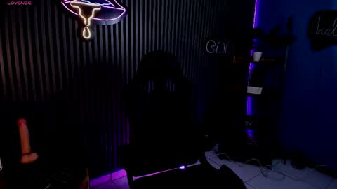 Luna Rosse  online show from 04/28/26, 12:54