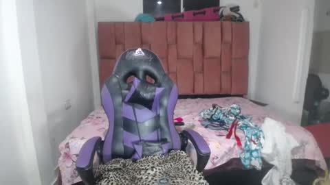 Snapshot of luna_rosita chatting on 12/07/24, 06:10 Luna online show from 12/07/24, 06:10