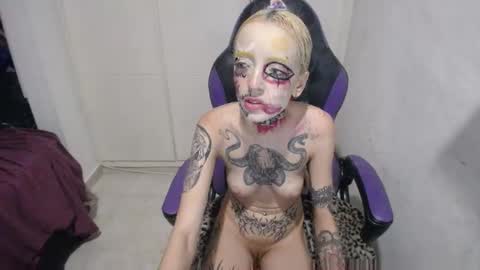 Snapshot of luna_rosita chatting on 12/20/24, 06:19 Luna online show from 12/20/24, 06:19