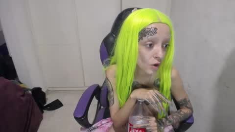 Snapshot of luna_rosita chatting on 12/27/24, 07:46 Luna online show from 12/27/24, 07:46