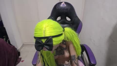 Snapshot of luna_rosita chatting on 12/28/24, 10:25 Luna online show from 12/28/24, 10:25