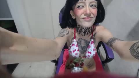 Snapshot of luna_rosita chatting on 01/28/25, 03:04 Luna online show from 01/28/25, 03:04