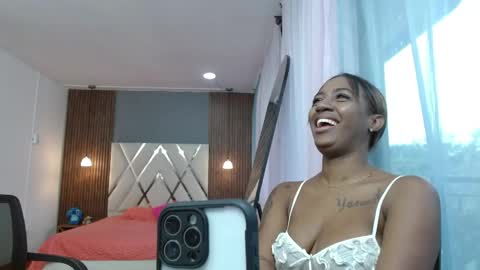 luna_rousse26 online show from 05/20/26, 12:33