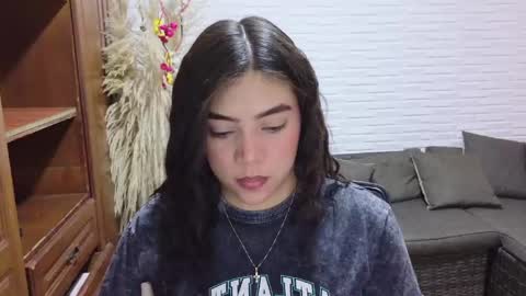 luna_rousse26 online show from 05/27/26, 02:03