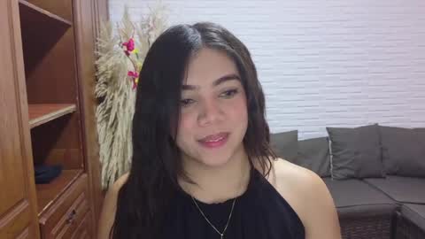 luna_rousse26 online show from 06/01/26, 12:29