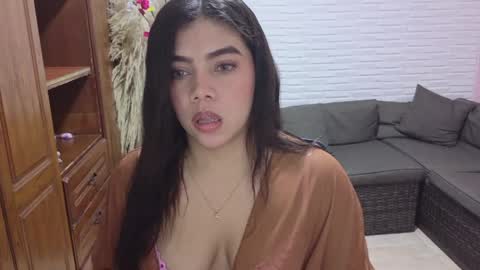 luna_rousse26 online show from 06/02/26, 01:02