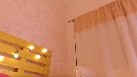 Luna online show from 09/10/25, 11:43