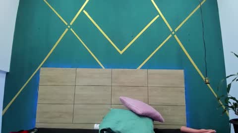 Luna online show from 02/05/25, 01:47