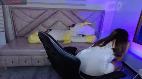 Snapshot of luna_star_v chatting on 11/06/25, 03:40 Live 1000pm 600am COLOMBIAN HOUR online show from 11/06/25, 03:40