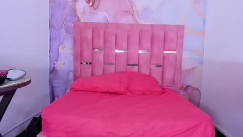 Luna  online show from 01/21/25, 12:18