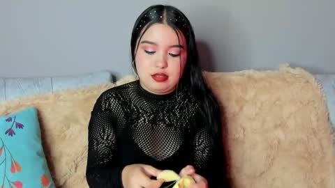 Snapshot of luna_sweeett_ chatting on 02/11/26, 08:58 Luna online show from 02/11/26, 08:58