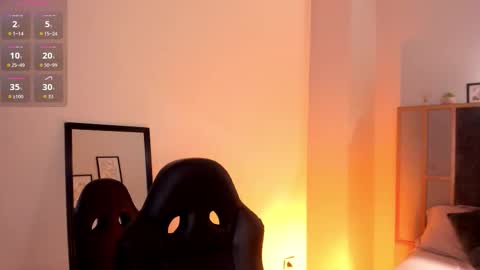 Luna online show from 12/22/25, 02:25