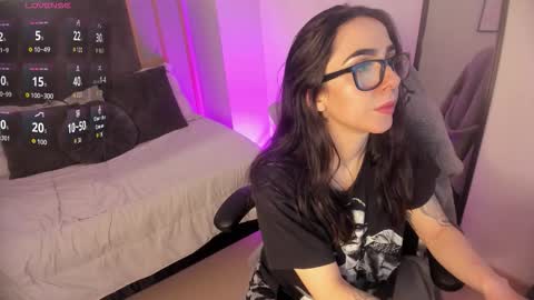 Luna online show from 03/03/26, 01:39