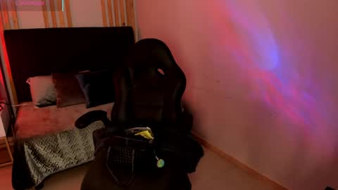 Luna online show from 05/21/26, 07:32