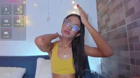 luna_valen online show from 01/13/26, 08:58