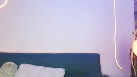 Snapshot of luna_valen chatting on 04/24/26, 04:26 luna_valen online show from 04/24/26, 04:26