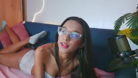 Snapshot of luna_valen chatting on 05/29/26, 04:10 luna_valen online show from 05/29/26, 04:10