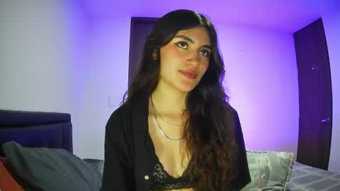 Luna Valmont online show from 03/17/26, 08:23