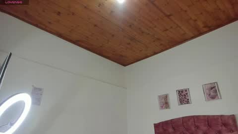 luna_velveth1 online show from 04/16/26, 10:27