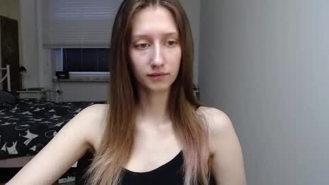 L U N A  online show from 02/10/26, 06:50