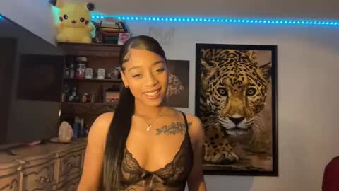 lunaa_11 online show from 12/16/24, 05:49