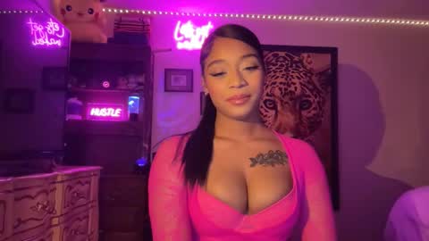 lunaa_11 online show from 04/29/26, 06:17