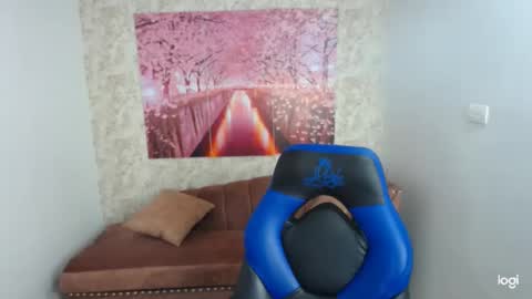 lunaa_m_ online show from 01/07/25, 07:17