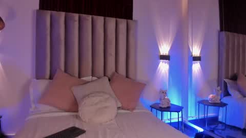 lunaa_moonn online show from 05/14/26, 08:15